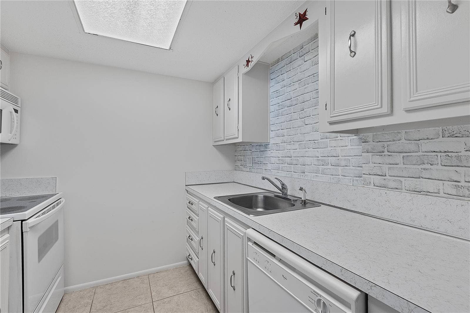 2750 OCEAN SHORE BOULEVARD, #430, Ormond Beach, FL 32176 2750 OCEAN SHORE BOULEVARD, #430, Ormond Beach, FL 32176