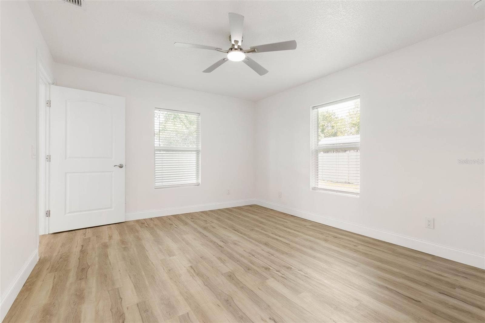 28 WOODSTON LANE, Palm Coast, FL 32164 28 WOODSTON LANE, Palm Coast, FL 32164