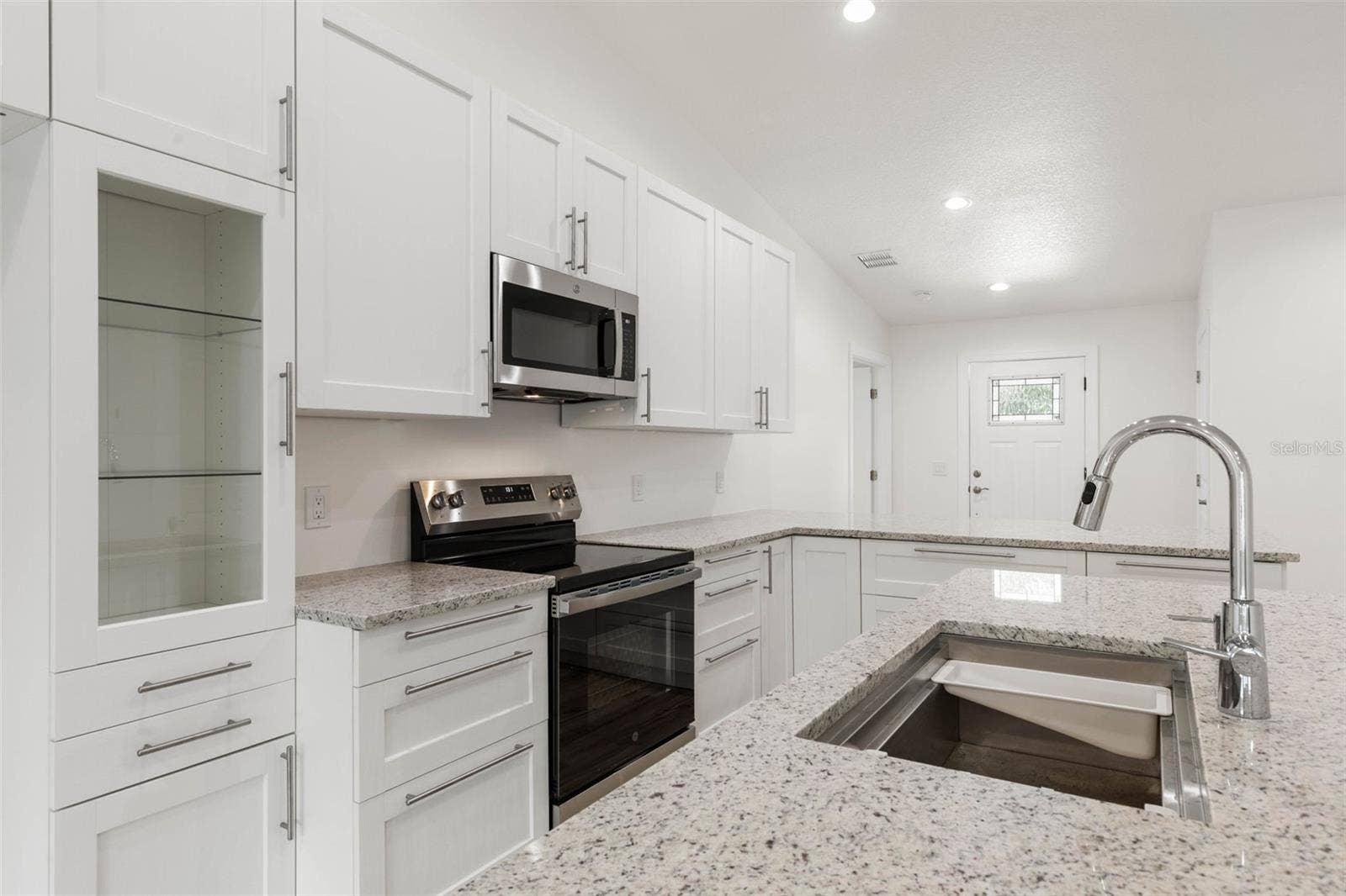 28 WOODSTON LANE, Palm Coast, FL 32164 28 WOODSTON LANE, Palm Coast, FL 32164
