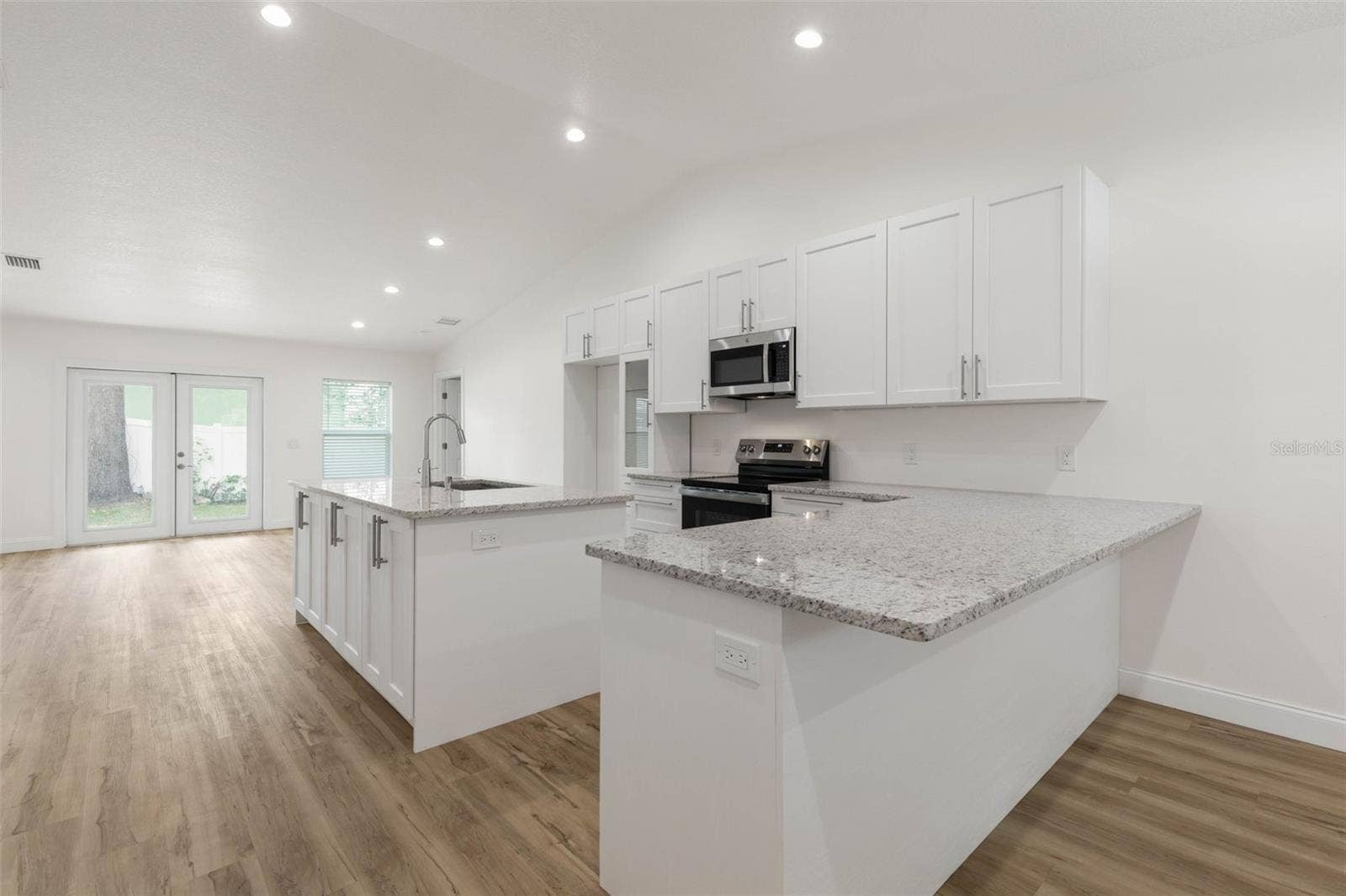 28 WOODSTON LANE, Palm Coast, FL 32164 28 WOODSTON LANE, Palm Coast, FL 32164