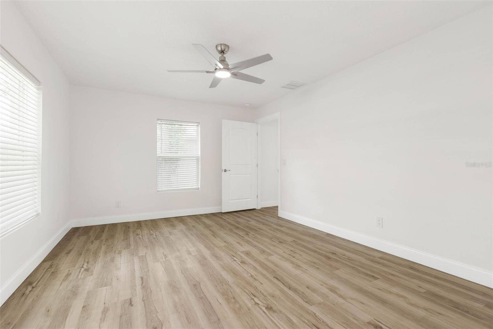 28 WOODSTON LANE, Palm Coast, FL 32164 28 WOODSTON LANE, Palm Coast, FL 32164