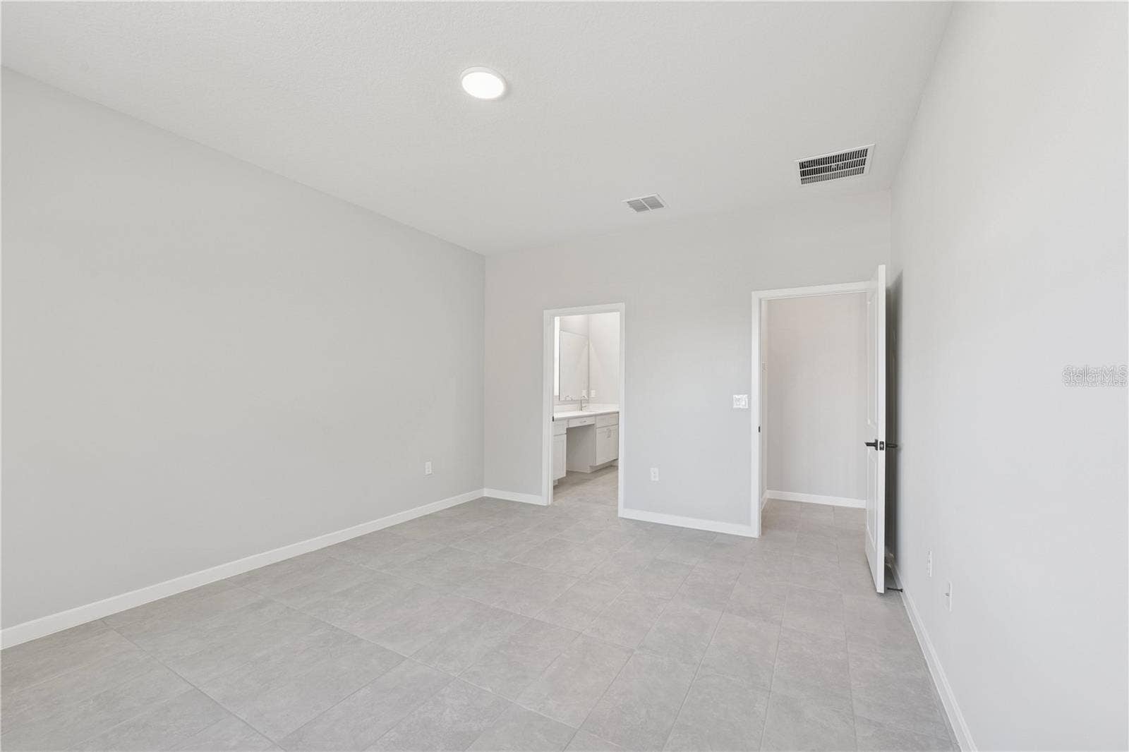 Photos are of same model with similiar finishes.