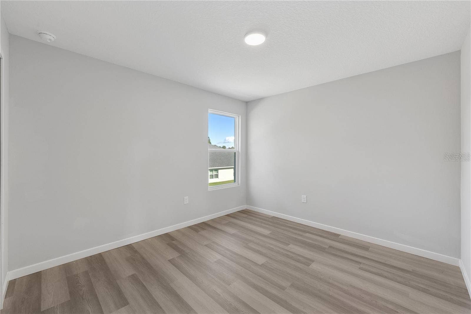Photos are of same model with similiar finishes.