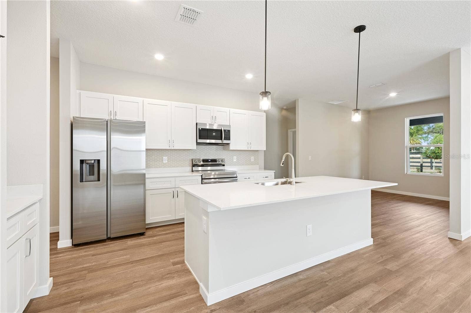 Photos are of same model with similiar finishes