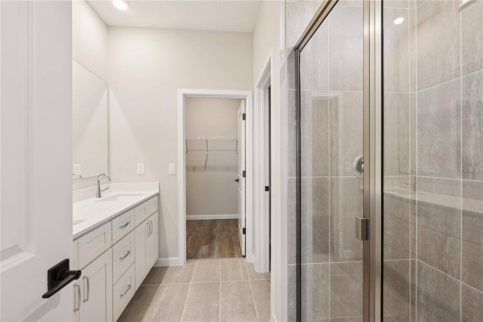 Photos are of same model with similiar finishes