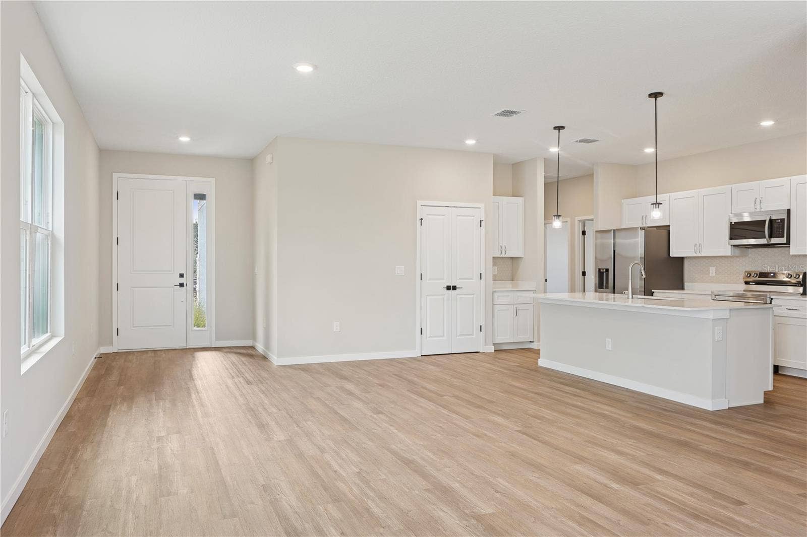 Photos are of same model with similiar finishes