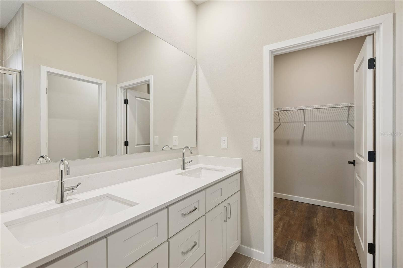 Photos are of same model with similiar finishes
