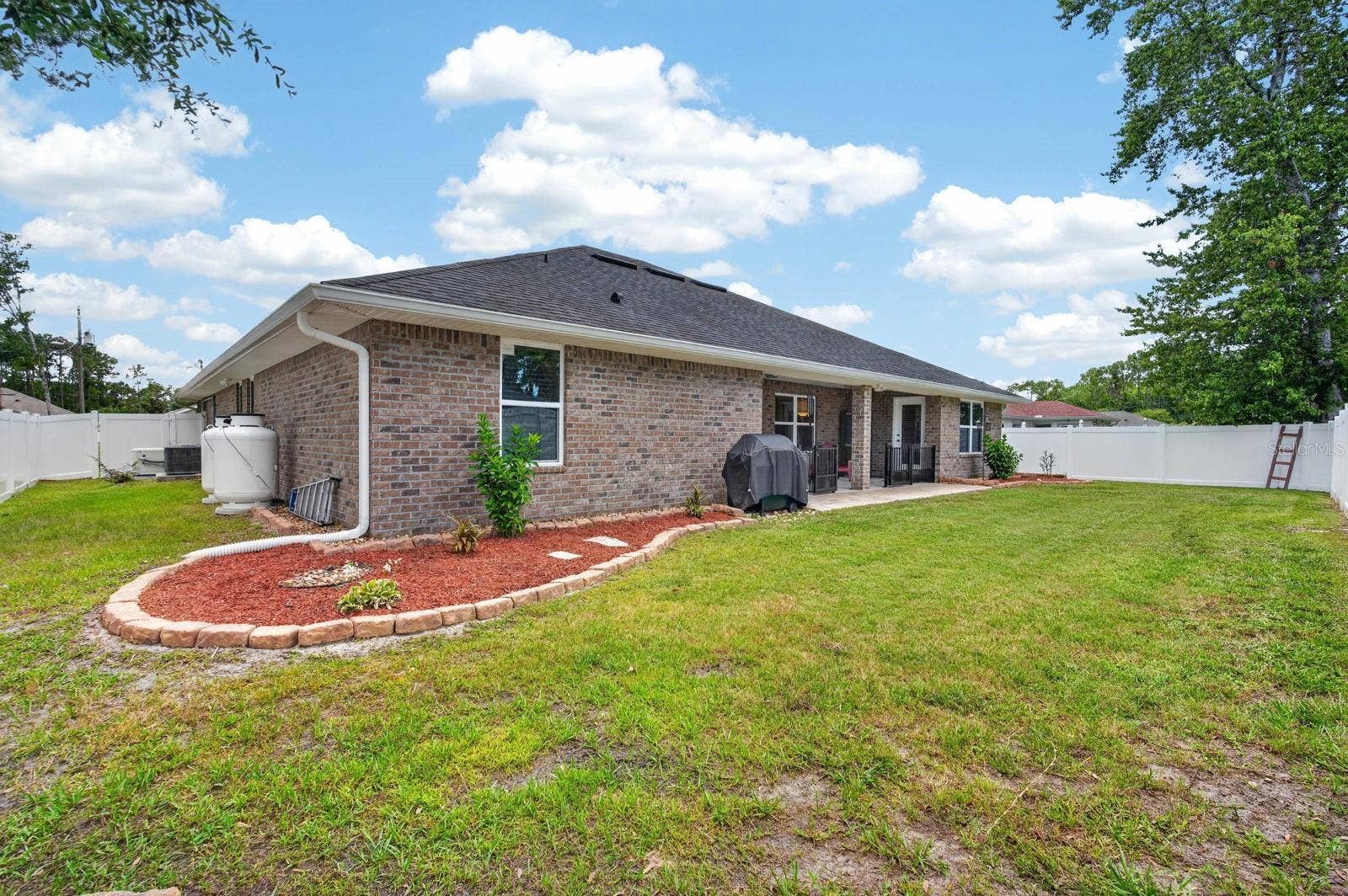 24 LINCOLN LANE, Palm Coast, FL 32137 24 LINCOLN LANE, Palm Coast, FL 32137