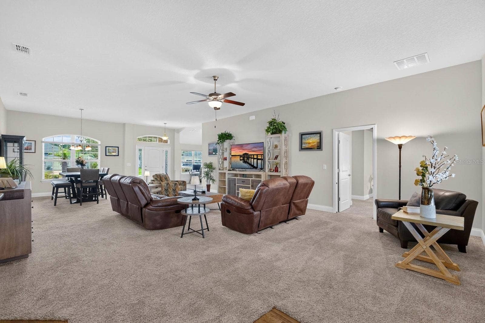 24 LINCOLN LANE, Palm Coast, FL 32137 24 LINCOLN LANE, Palm Coast, FL 32137