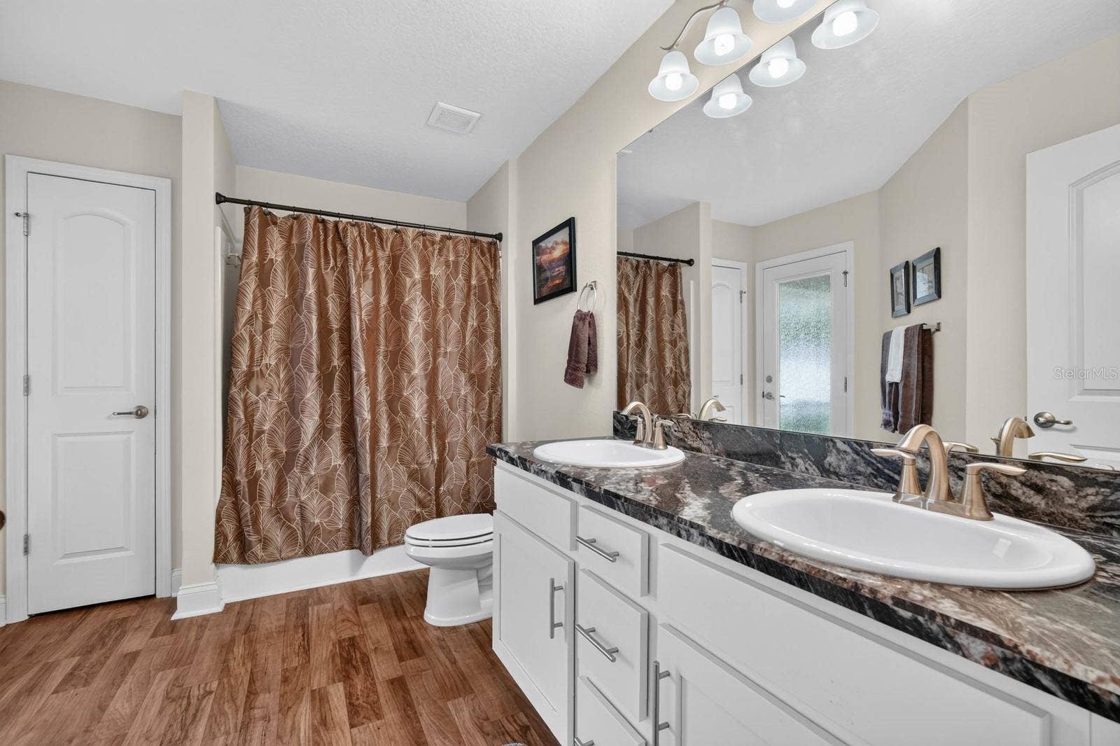 24 LINCOLN LANE, Palm Coast, FL 32137 24 LINCOLN LANE, Palm Coast, FL 32137