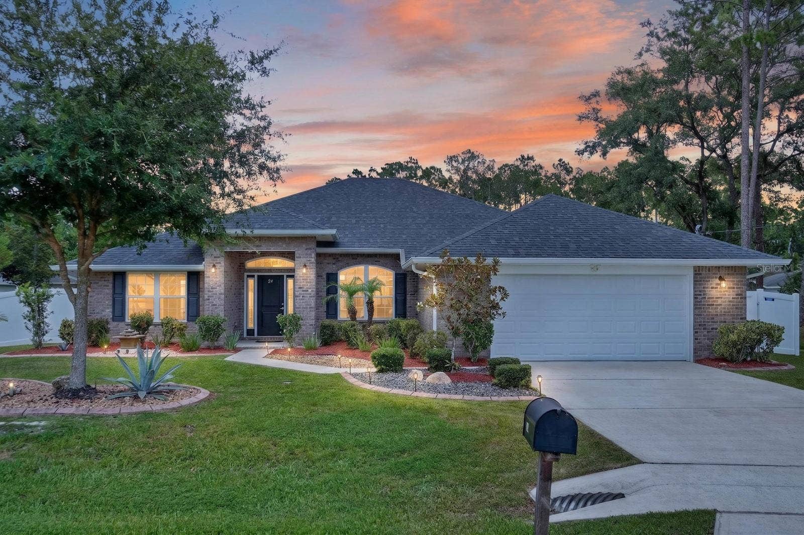 24 LINCOLN LANE, Palm Coast, FL 32137 24 LINCOLN LANE, Palm Coast, FL 32137
