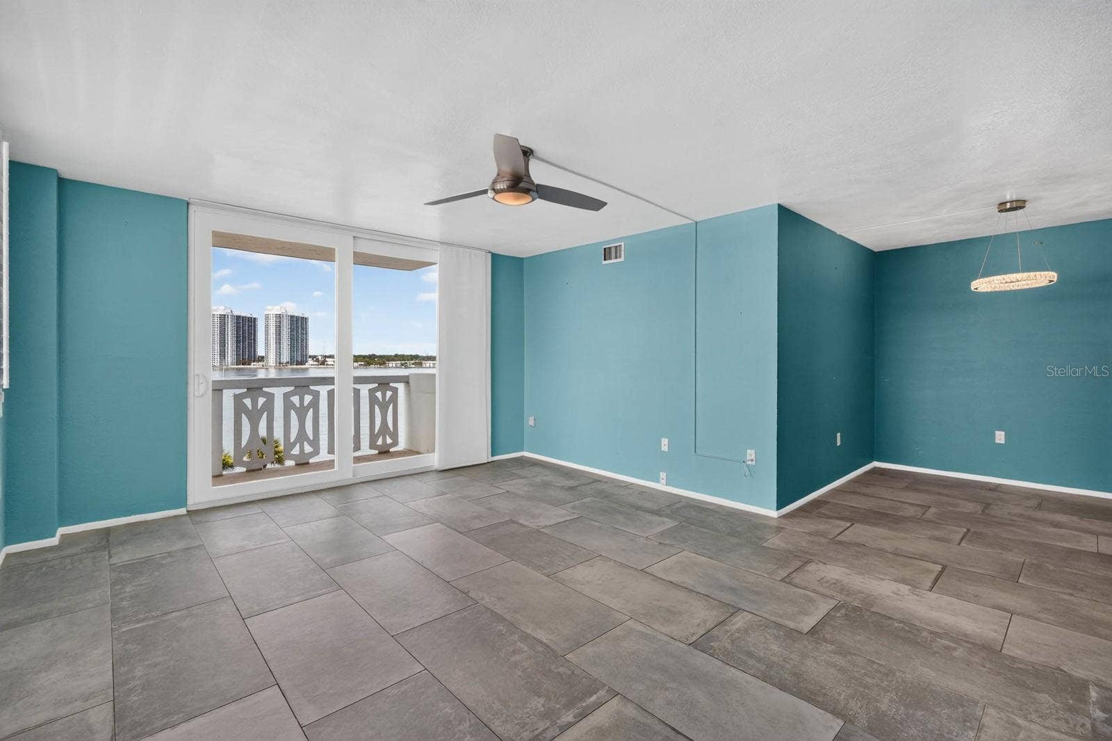 935 N HALIFAX AVENUE, #406, Daytona Beach, FL 32118 935 N HALIFAX AVENUE, #406, Daytona Beach, FL 32118