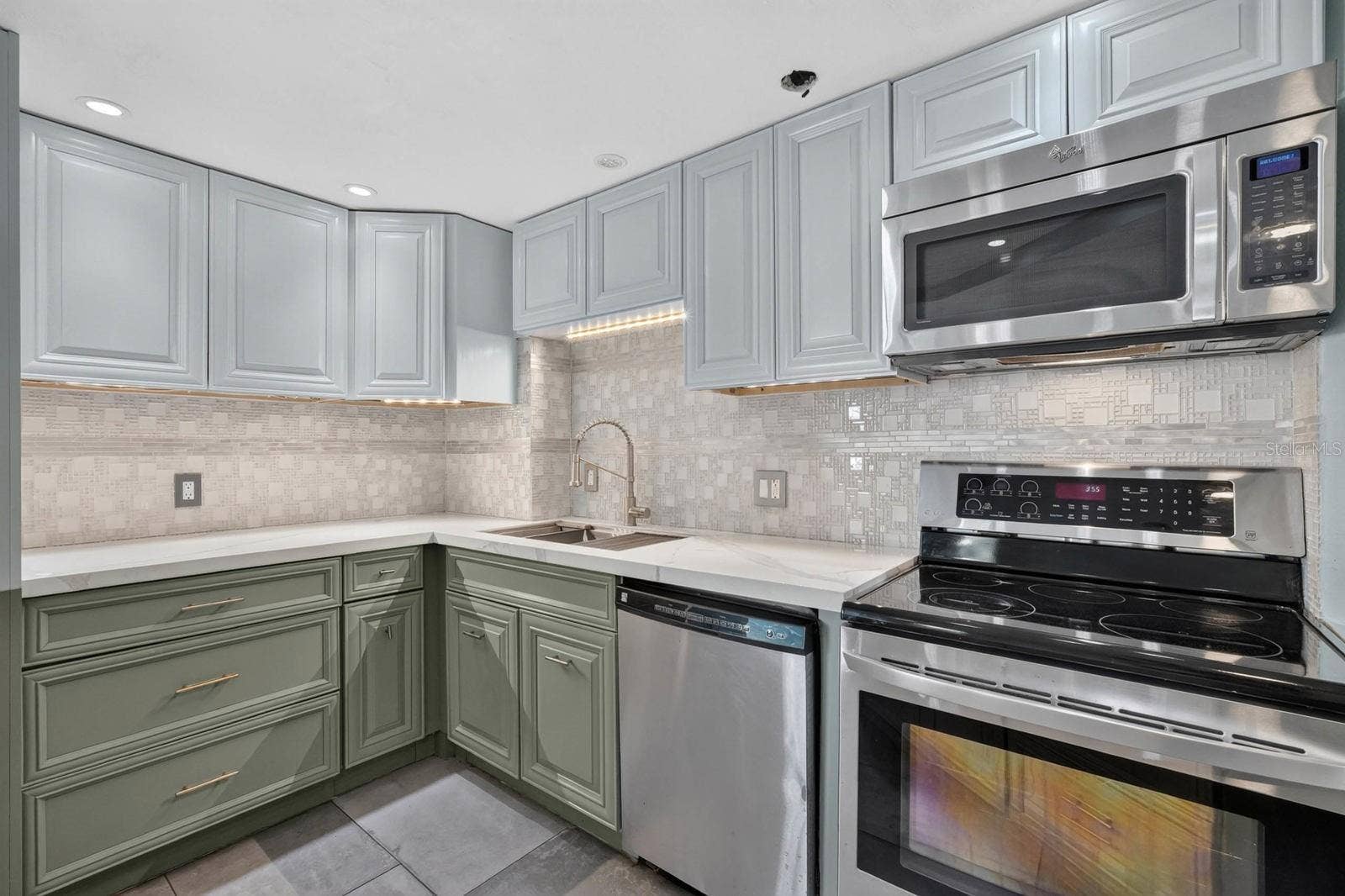 935 N HALIFAX AVENUE, #406, Daytona Beach, FL 32118 935 N HALIFAX AVENUE, #406, Daytona Beach, FL 32118