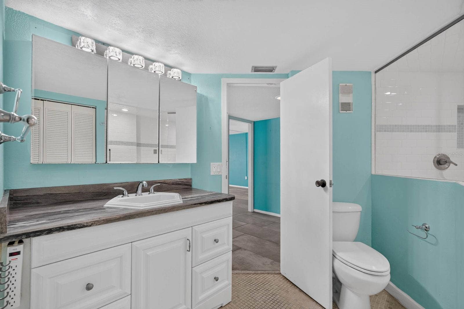 935 N HALIFAX AVENUE, #406, Daytona Beach, FL 32118 935 N HALIFAX AVENUE, #406, Daytona Beach, FL 32118
