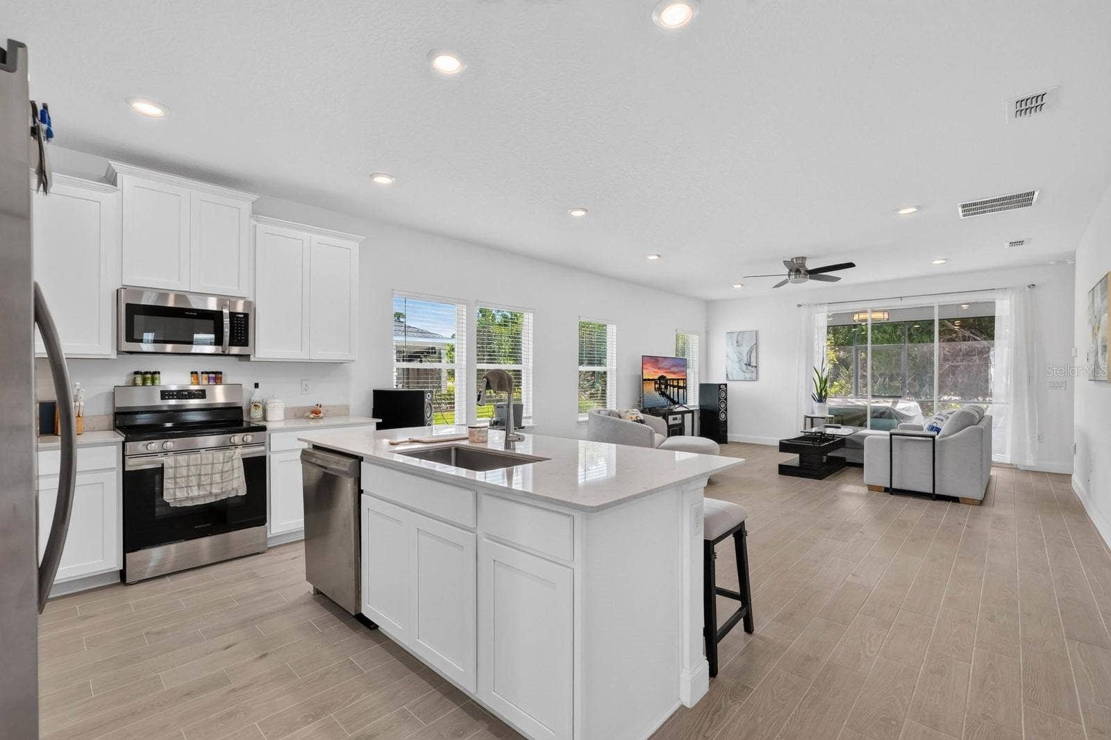 2173 RAGLAN CIRCLE, Ormond Beach, FL 32174 2173 RAGLAN CIRCLE, Ormond Beach, FL 32174