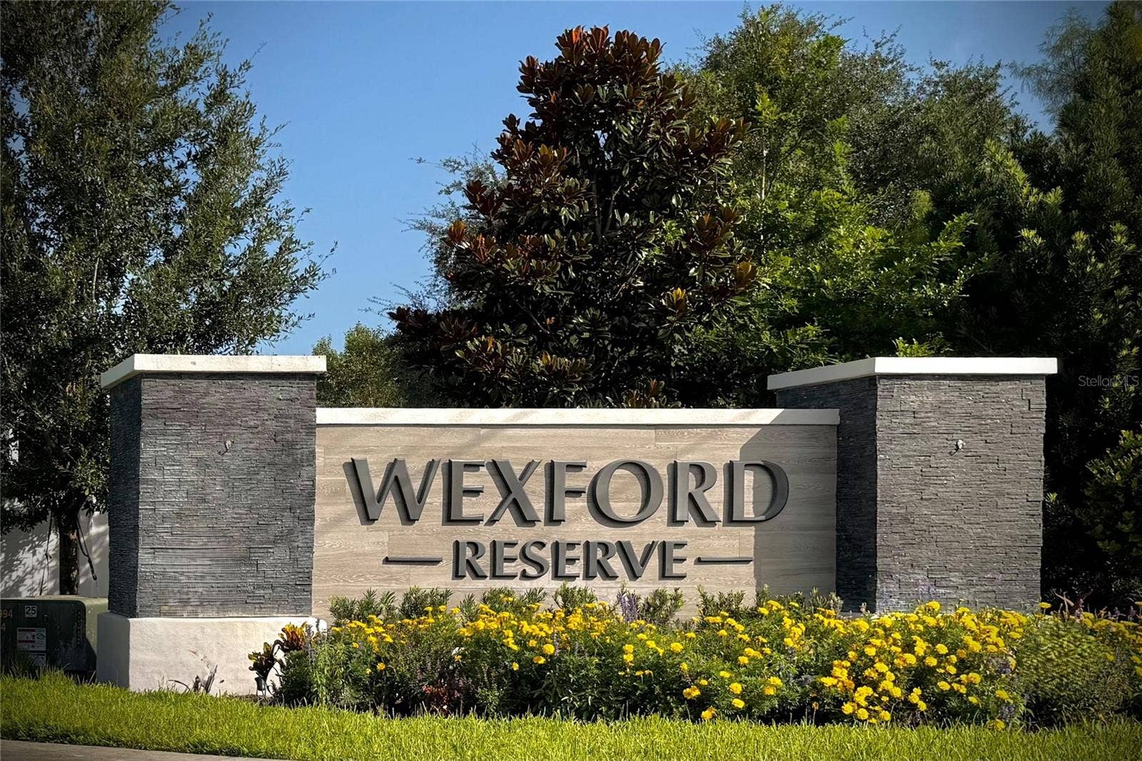 2110 RAGLAN CIRCLE, Ormond Beach, FL 32174 Enjoy living in beautiful Wexford Reserve Community...so close to the beach.