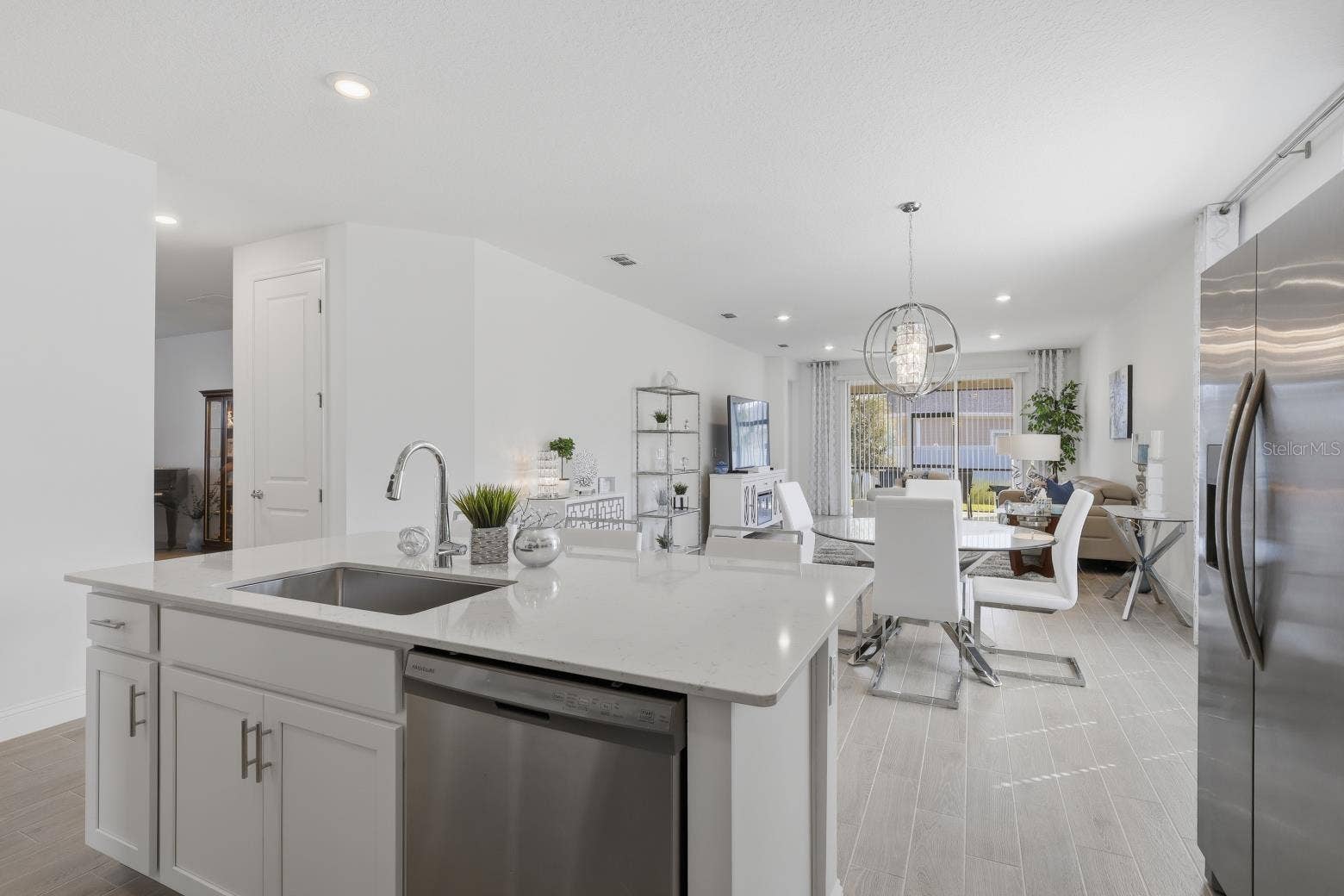 2110 RAGLAN CIRCLE, Ormond Beach, FL 32174 This floor plan is great for living and entertaining guests.