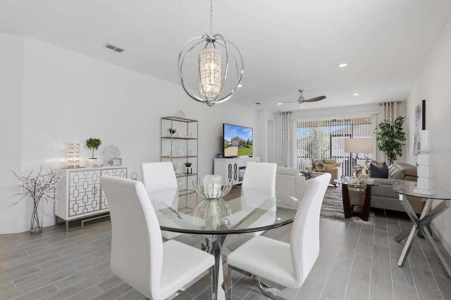 2110 RAGLAN CIRCLE, Ormond Beach, FL 32174 Dining space with custom lighting.