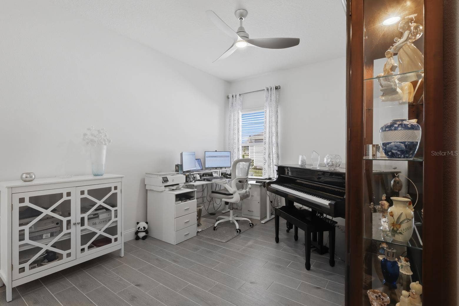 2110 RAGLAN CIRCLE, Ormond Beach, FL 32174 This space is great for a kids hangout space, study space, office as it is now used and more!
