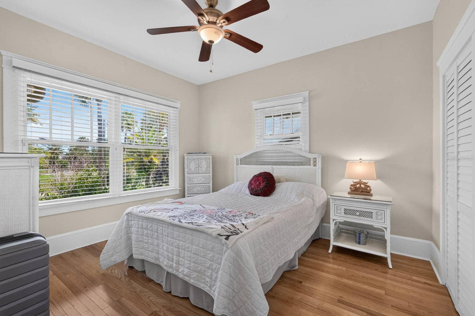 220 RIVERVIEW BOULEVARD, Daytona Beach, FL 32118 220 RIVERVIEW BOULEVARD, Daytona Beach, FL 32118