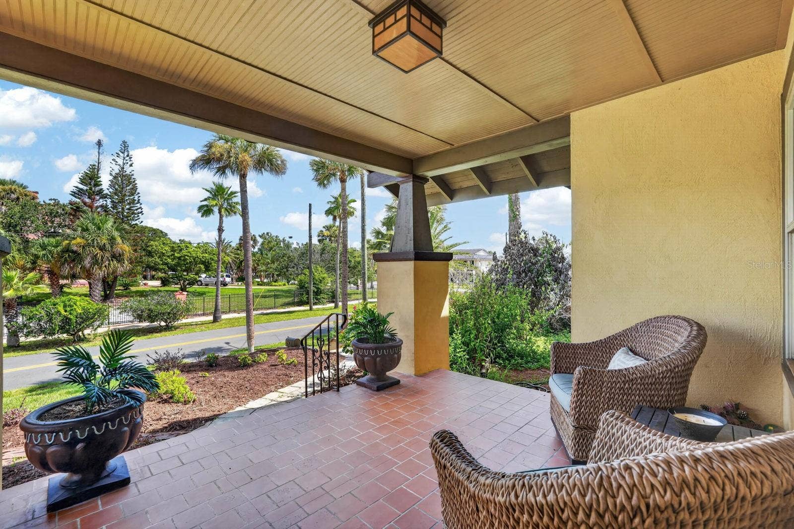 220 RIVERVIEW BOULEVARD, Daytona Beach, FL 32118 220 RIVERVIEW BOULEVARD, Daytona Beach, FL 32118