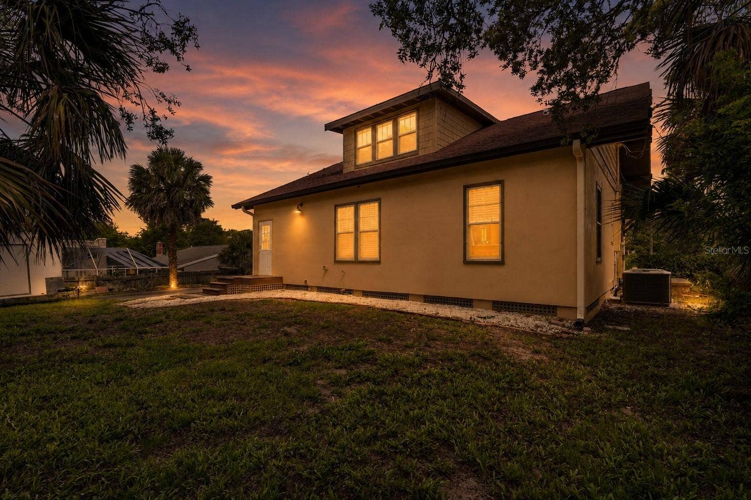 220 RIVERVIEW BOULEVARD, Daytona Beach, FL 32118 220 RIVERVIEW BOULEVARD, Daytona Beach, FL 32118