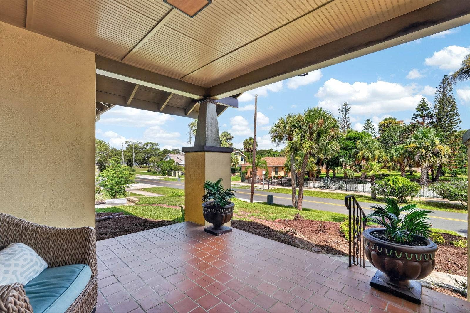 220 RIVERVIEW BOULEVARD, Daytona Beach, FL 32118 220 RIVERVIEW BOULEVARD, Daytona Beach, FL 32118