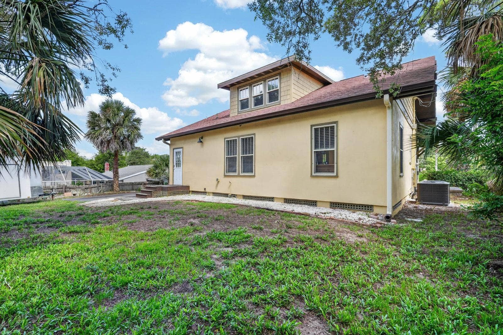 220 RIVERVIEW BOULEVARD, Daytona Beach, FL 32118 220 RIVERVIEW BOULEVARD, Daytona Beach, FL 32118