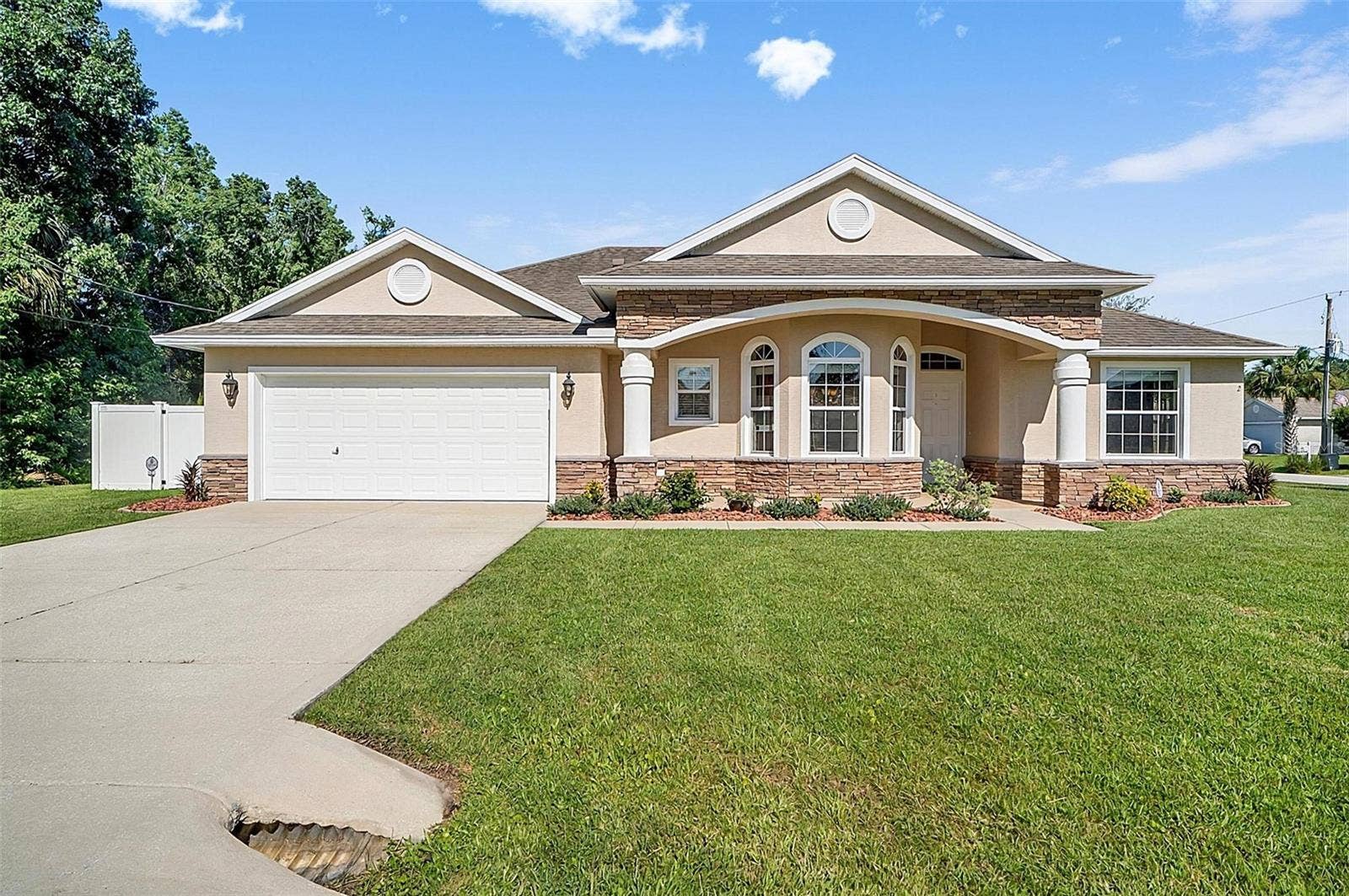 2 LYTTON LANE, Palm Coast, FL 32137 Welcome to 2 Lytton Lane