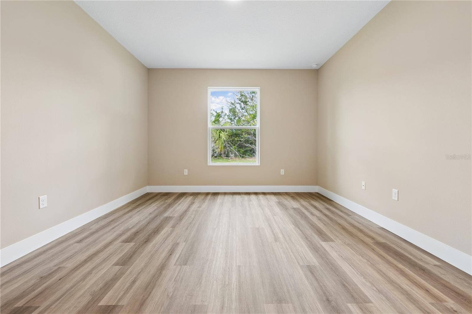 8 ROLLING SANDS DRIVE, Palm Coast, FL 32164 PICTURES OF COMPLETED HOME, COLOR OPTIONS MAY VARY