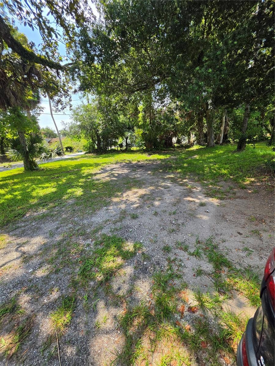 547 LIVE OAK AVENUE, Daytona Beach, FL 32114 547 LIVE OAK AVENUE, Daytona Beach, FL 32114
