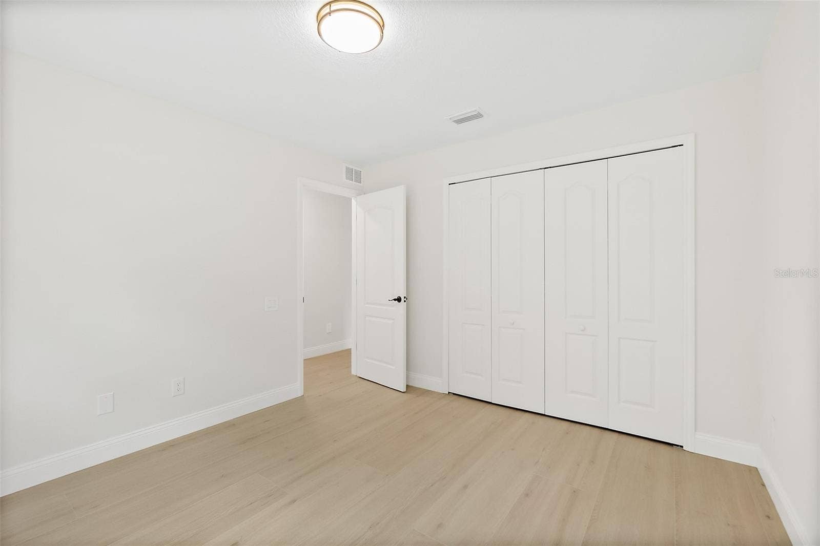 10 SOUTHERN TRACE BOULEVARD, Ormond Beach, FL 32174 10 SOUTHERN TRACE BOULEVARD, Ormond Beach, FL 32174