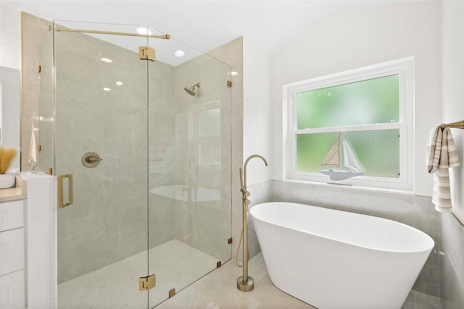 10 SOUTHERN TRACE BOULEVARD, Ormond Beach, FL 32174 10 SOUTHERN TRACE BOULEVARD, Ormond Beach, FL 32174