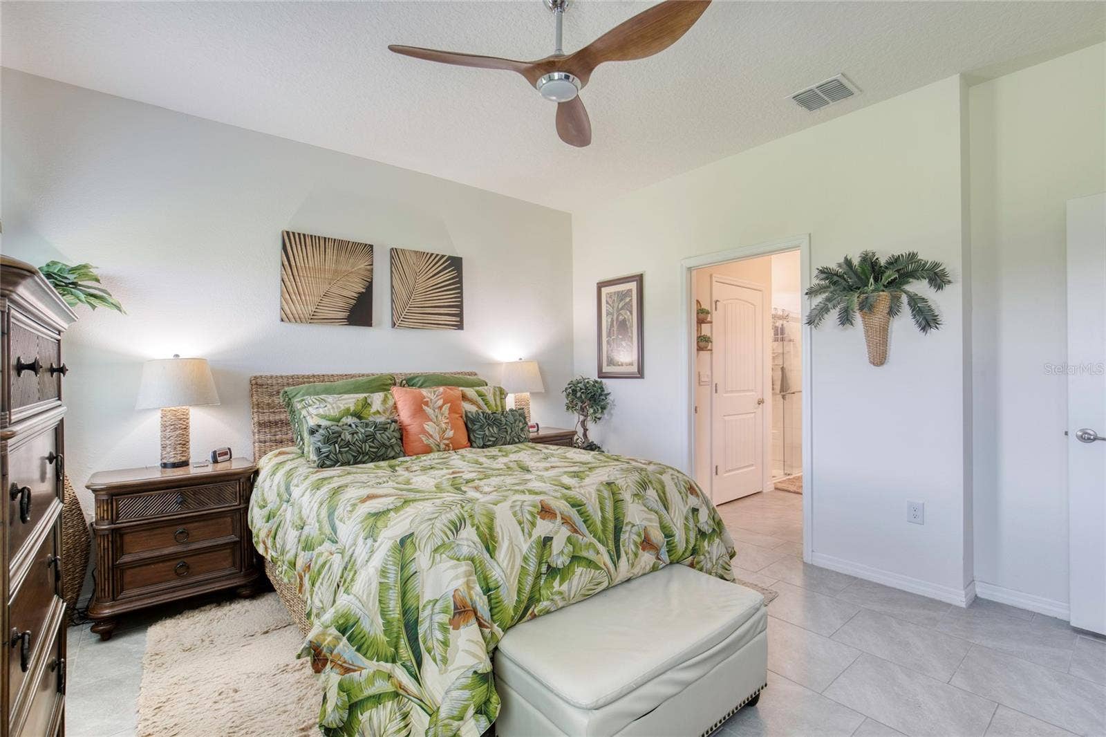 6 FOX LAIR COURT, Ormond Beach, FL 32174 6 FOX LAIR COURT, Ormond Beach, FL 32174