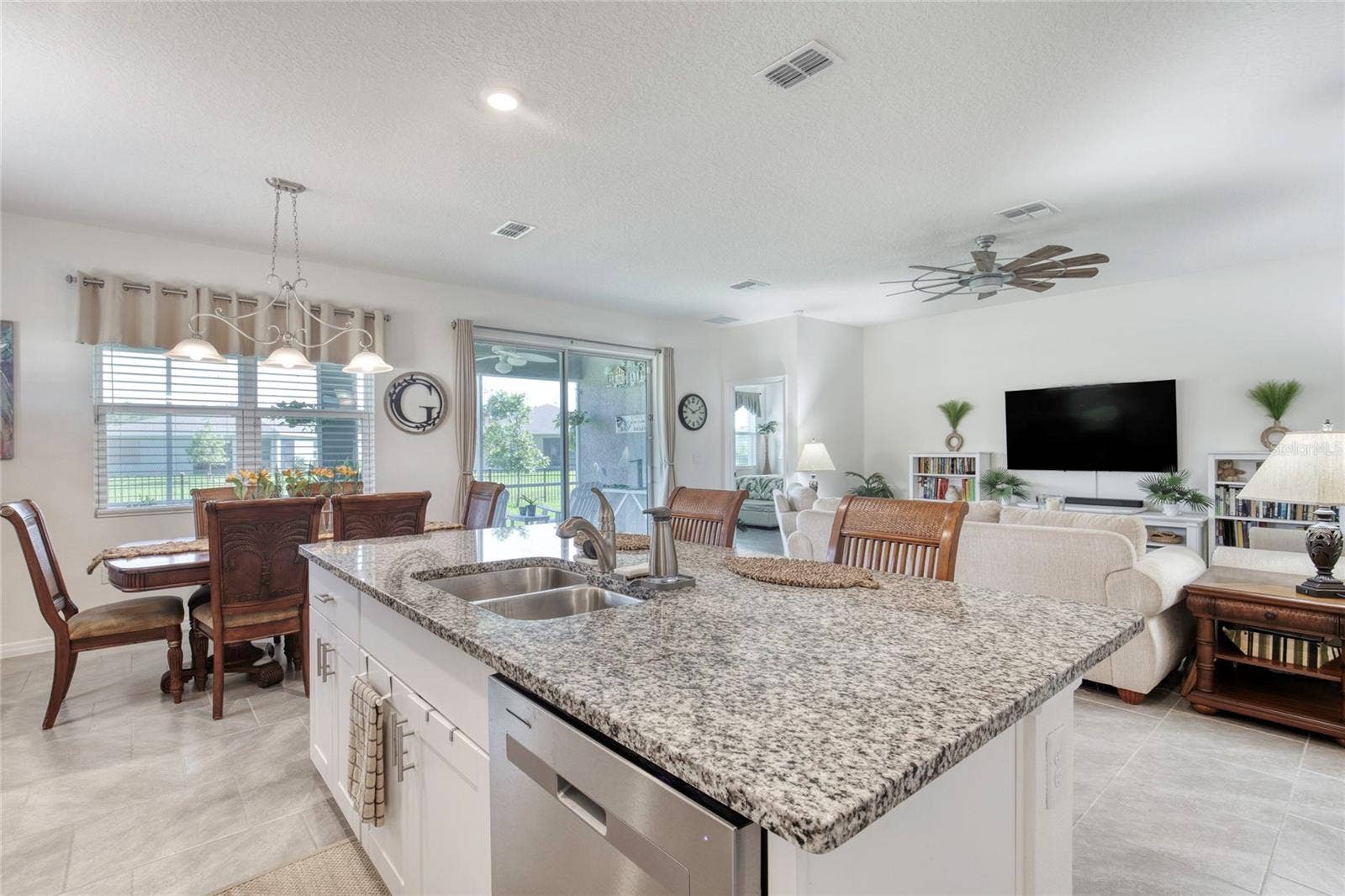 6 FOX LAIR COURT, Ormond Beach, FL 32174 6 FOX LAIR COURT, Ormond Beach, FL 32174