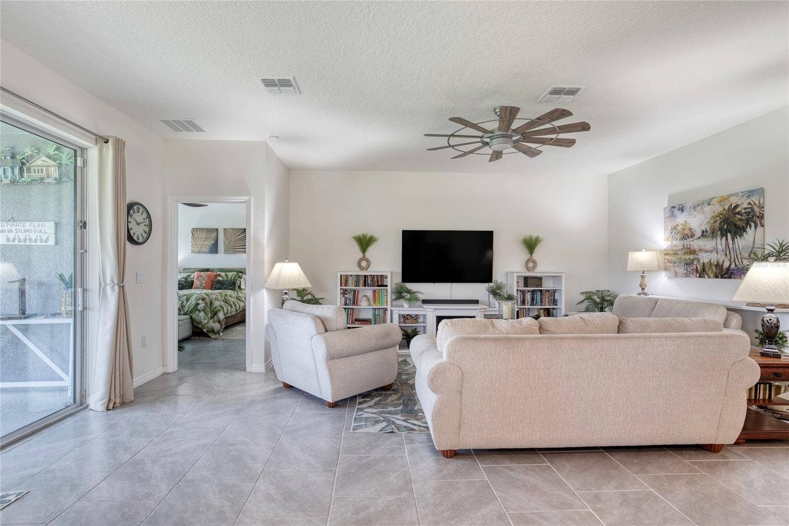 6 FOX LAIR COURT, Ormond Beach, FL 32174 6 FOX LAIR COURT, Ormond Beach, FL 32174