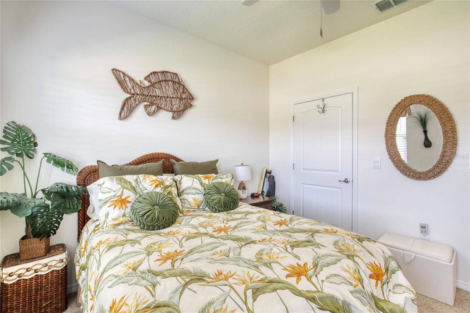 6 FOX LAIR COURT, Ormond Beach, FL 32174 6 FOX LAIR COURT, Ormond Beach, FL 32174