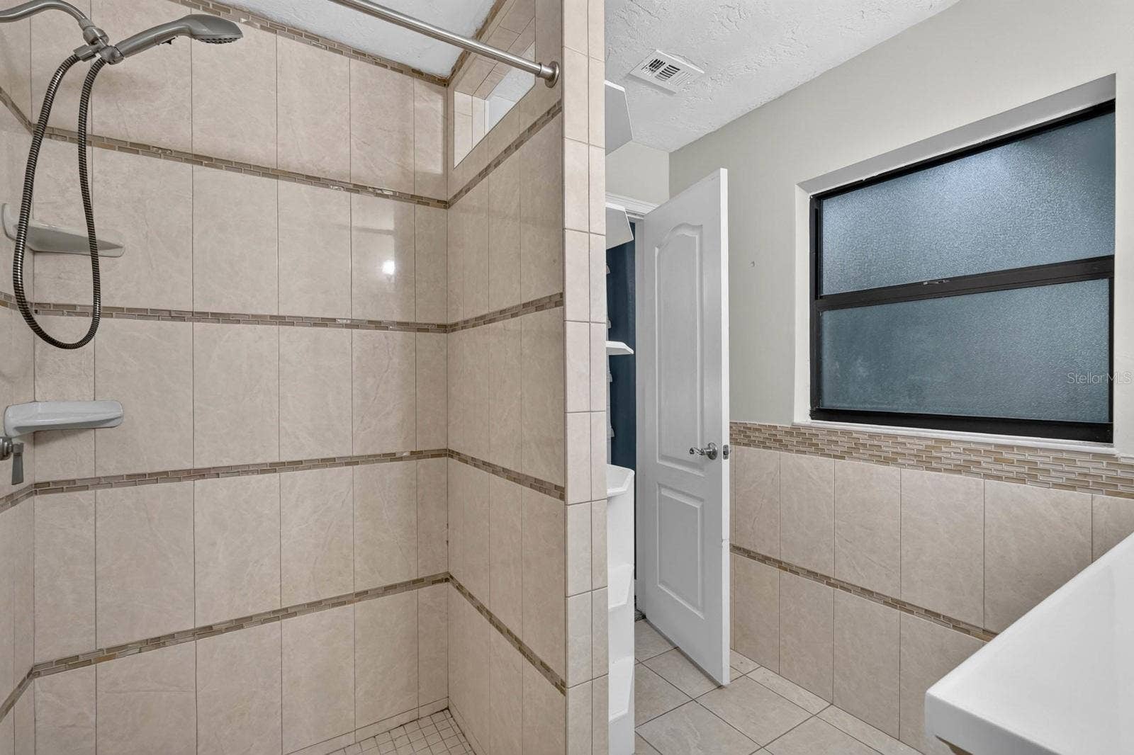 475 WOODSTOCK DRIVE, Port Orange, FL 32127 475 WOODSTOCK DRIVE, Port Orange, FL 32127