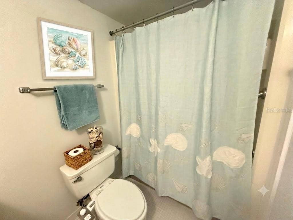 ENSUITE BATHROOM WITH FULL BATH