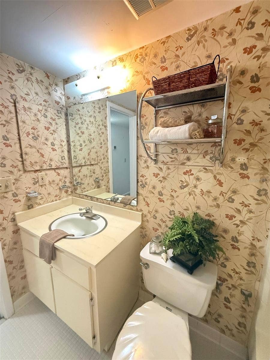 42 CLUB HOUSE DRIVE, #207, Palm Coast, FL 32137