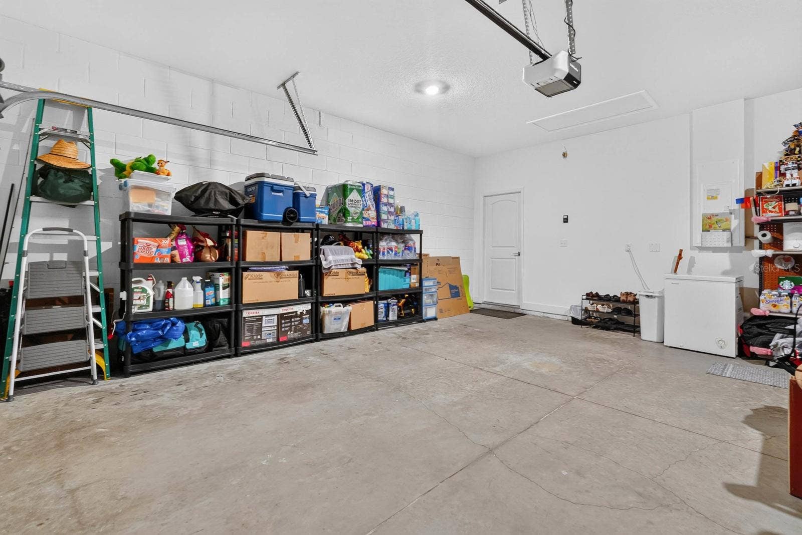 23 BUD FIELD DRIVE, Palm Coast, FL 32137 garage