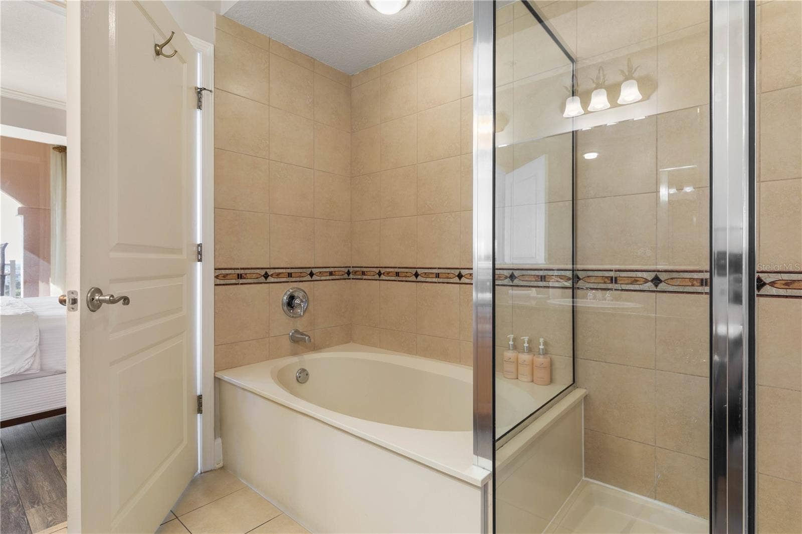 200 OCEAN CREST DRIVE, #617, Palm Coast, FL 32137 200 OCEAN CREST DRIVE, #617, Palm Coast, FL 32137