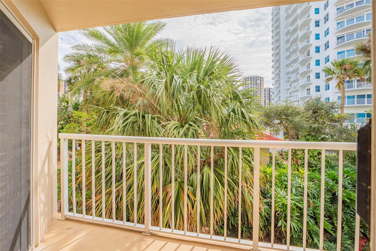 3 OCEANS BOULEVARD W, #2D4, Daytona Beach, FL 32118
