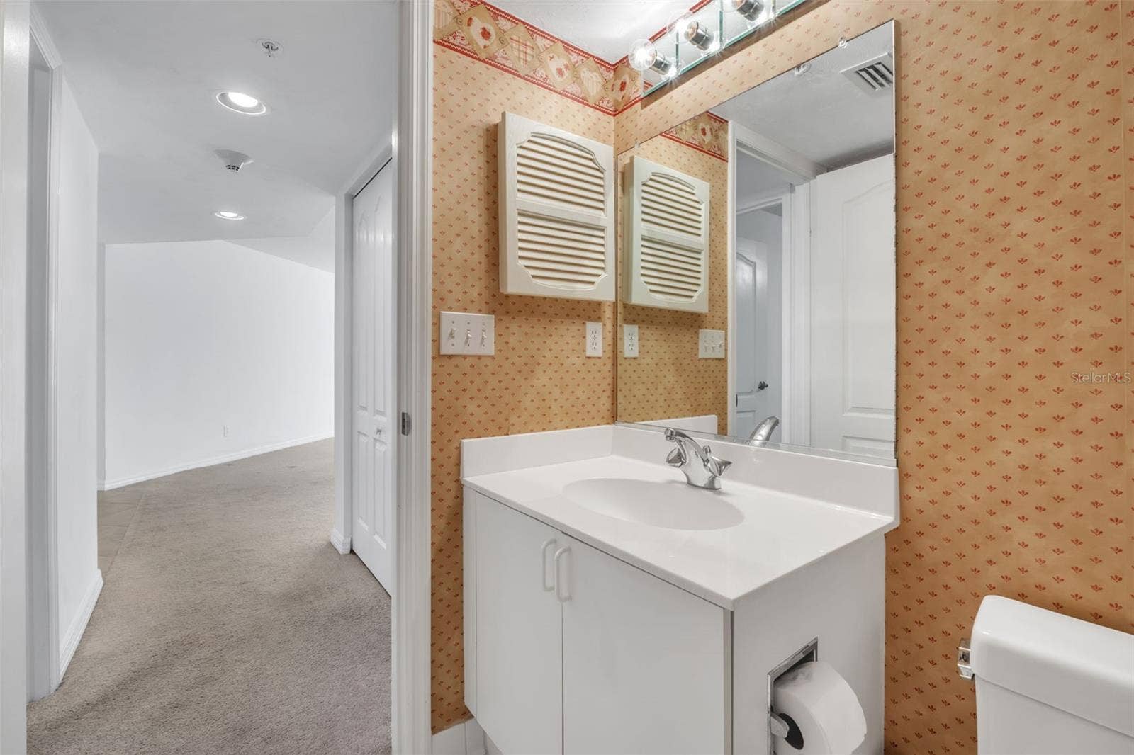 3 OCEANS BOULEVARD W, #2D4, Daytona Beach, FL 32118