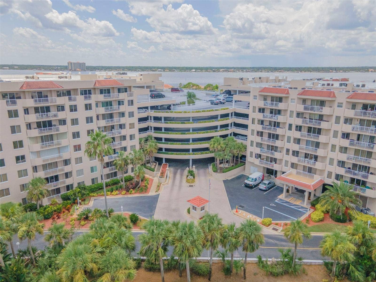 3 OCEANS BOULEVARD W, #2D4, Daytona Beach, FL 32118