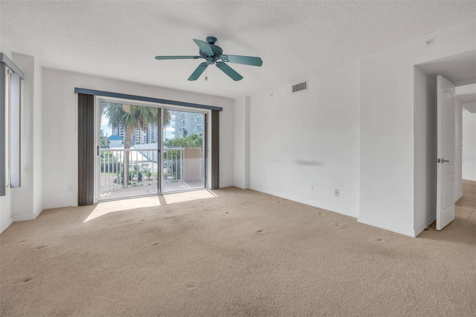 3 OCEANS BOULEVARD W, #2D4, Daytona Beach, FL 32118