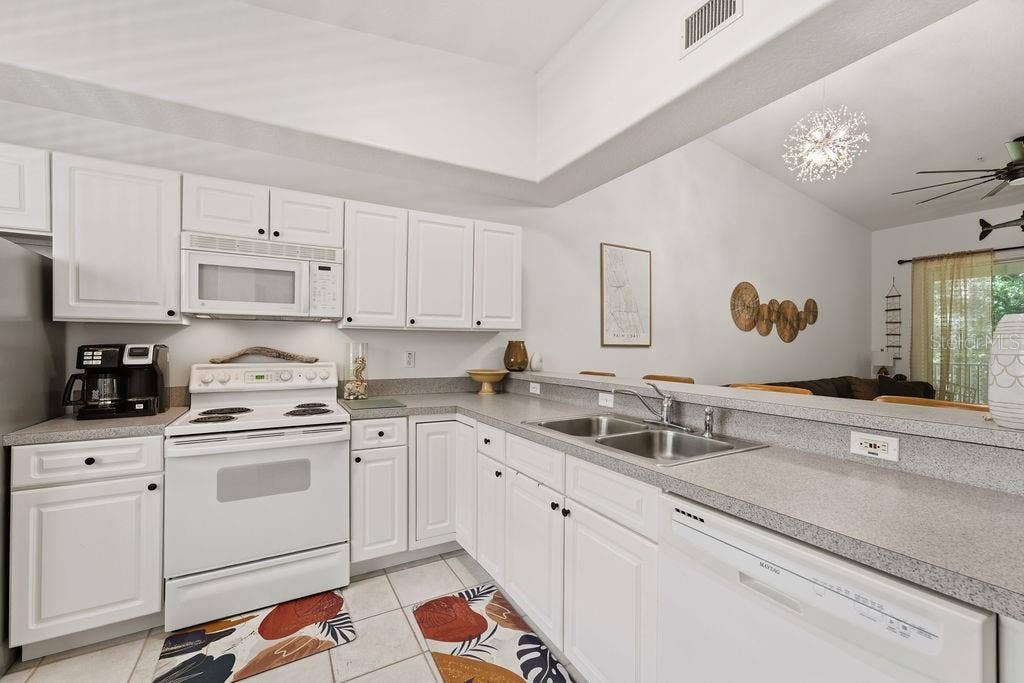 90 SAN JUAN DRIVE, #B202, Palm Coast, FL 32137 90 SAN JUAN DRIVE, #B202, Palm Coast, FL 32137