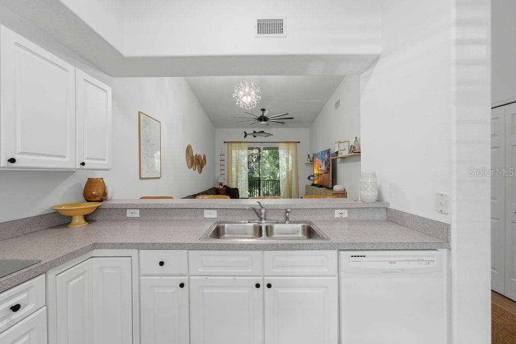 90 SAN JUAN DRIVE, #B202, Palm Coast, FL 32137 90 SAN JUAN DRIVE, #B202, Palm Coast, FL 32137