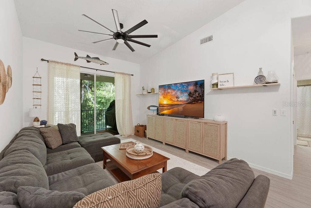 90 SAN JUAN DRIVE, #B202, Palm Coast, FL 32137 90 SAN JUAN DRIVE, #B202, Palm Coast, FL 32137
