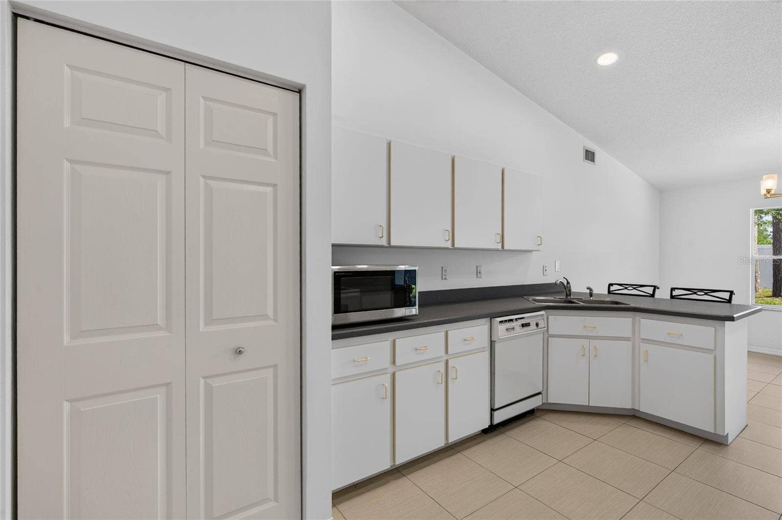 3 POINT PLEASANT DRIVE, Palm Coast, FL 32164